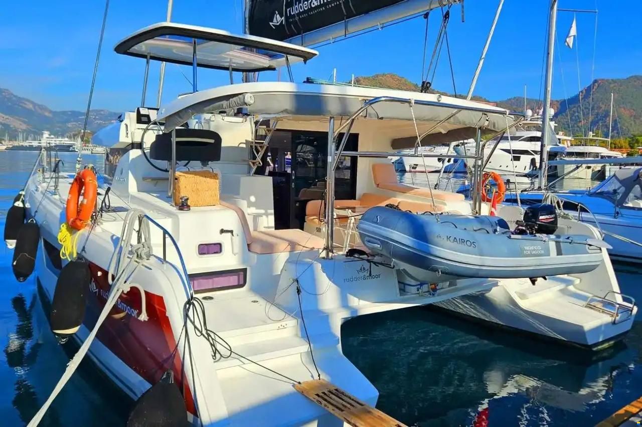 Lagoon 42