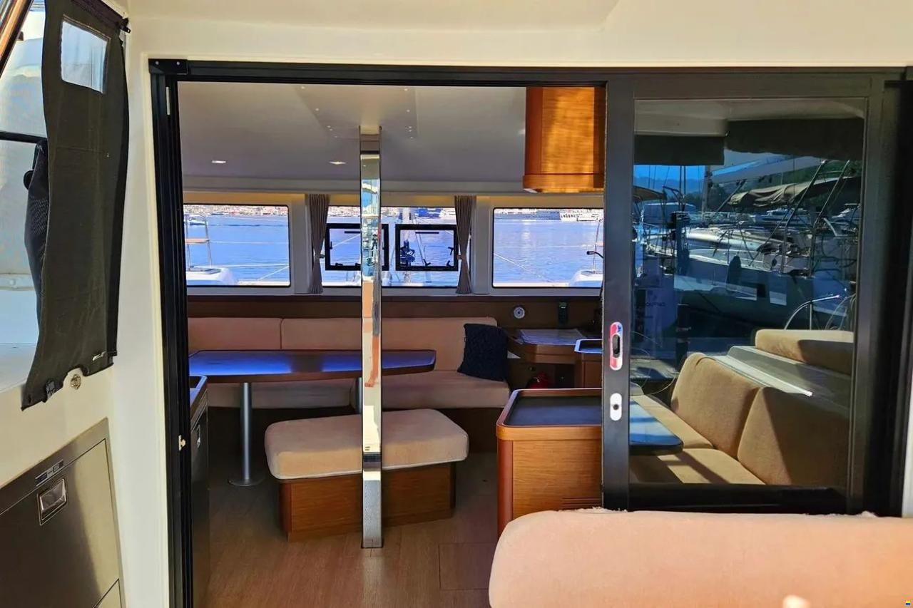 Lagoon 42
