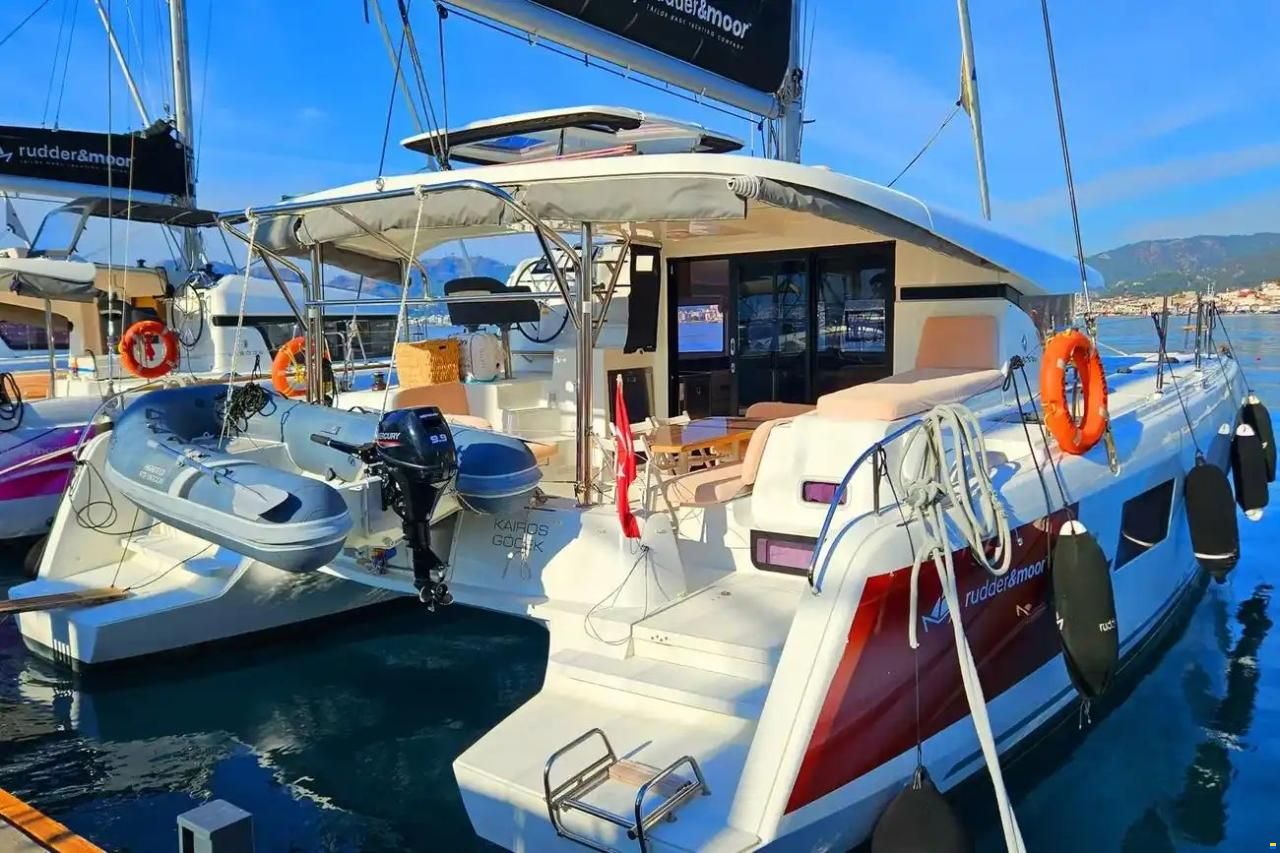 Lagoon 42