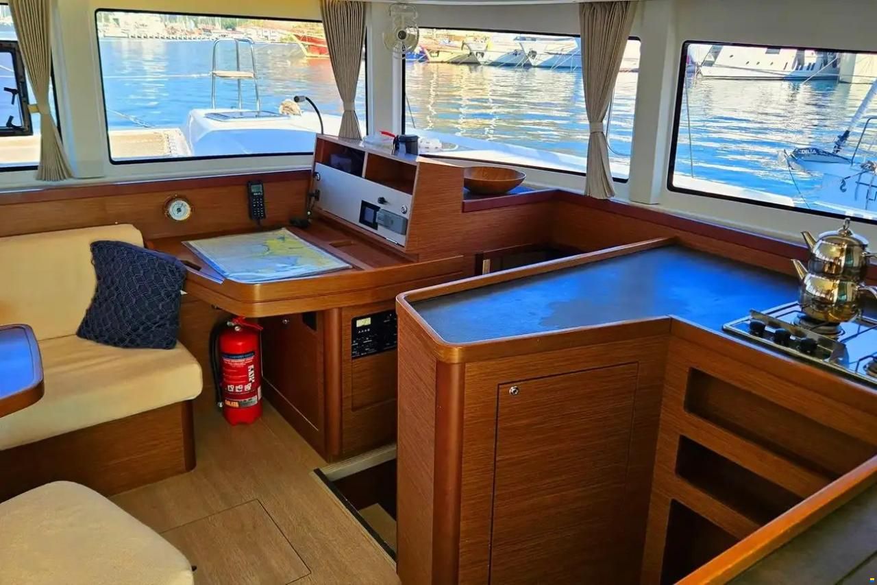 Lagoon 42
