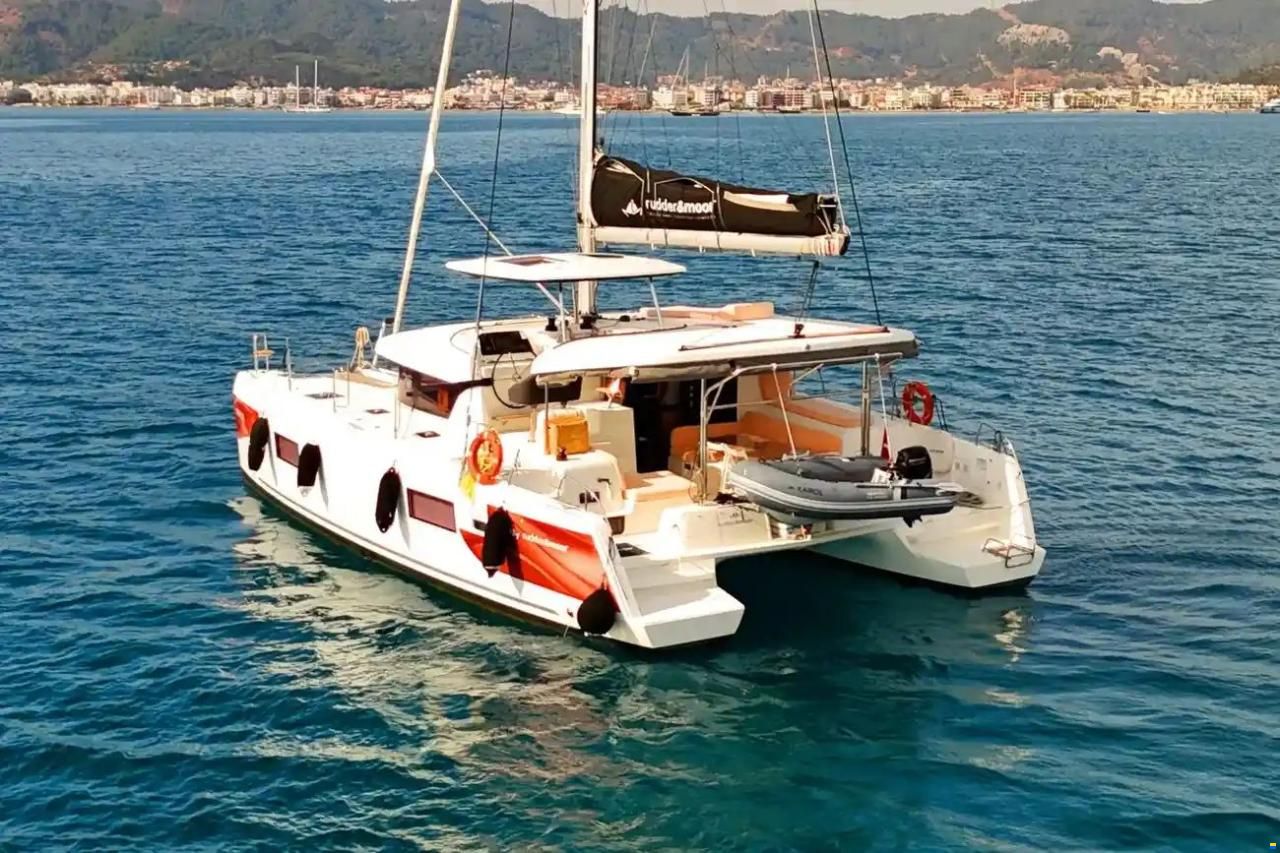 Lagoon 42