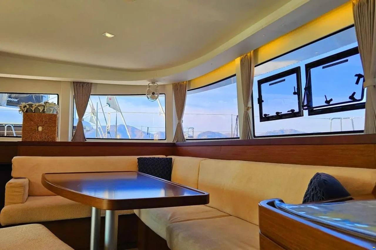 Lagoon 42