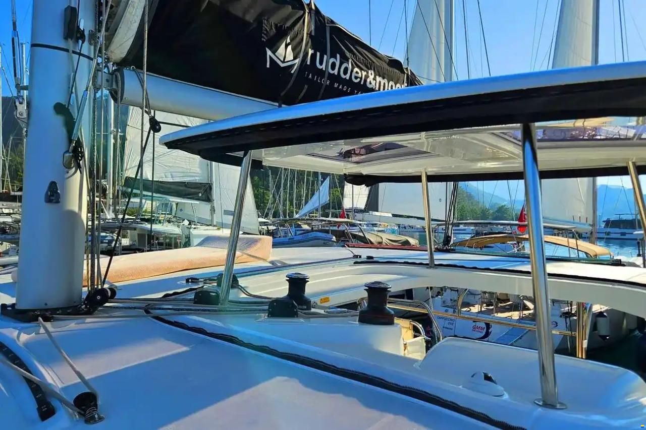 Lagoon 42