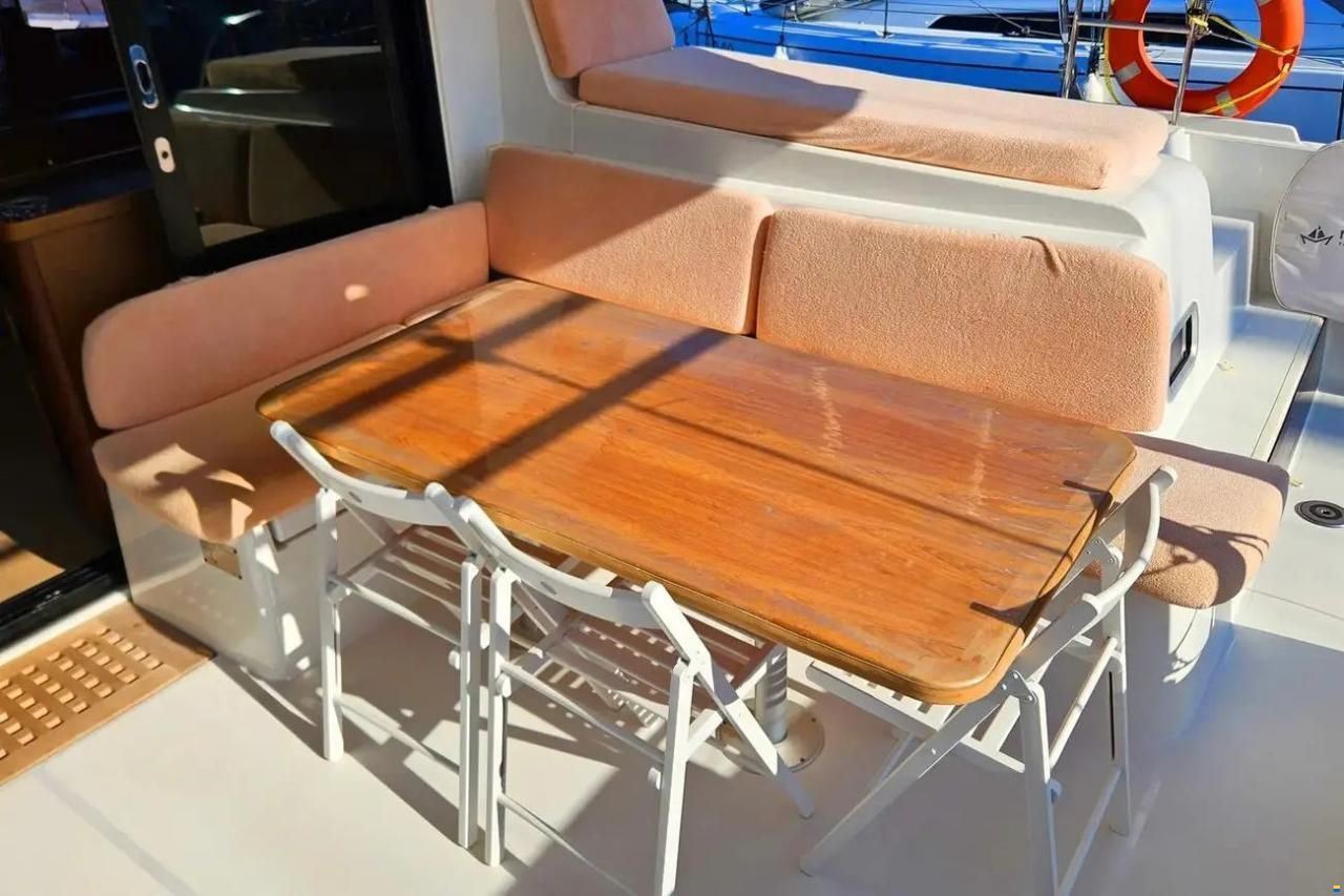 Lagoon 42