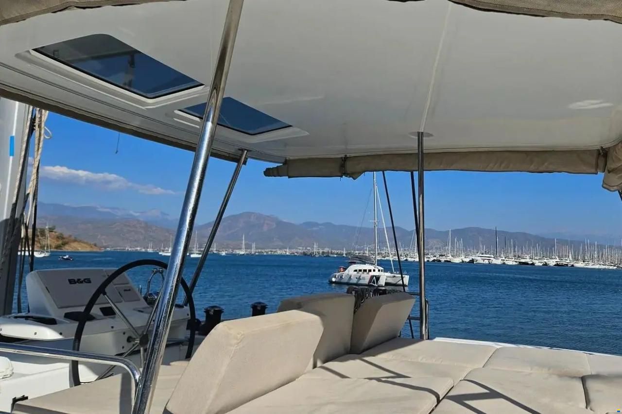 Lagoon 50