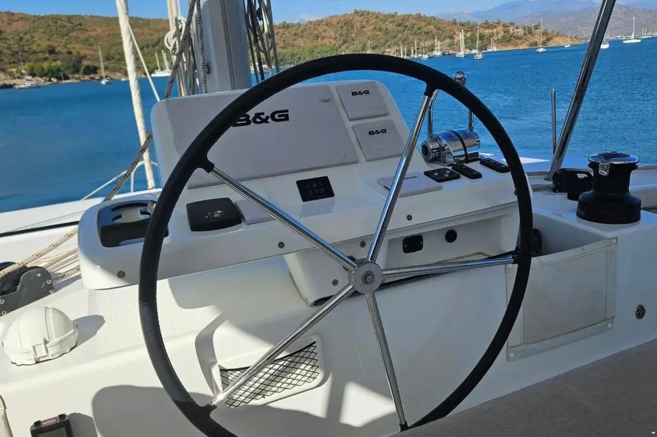 Lagoon 50