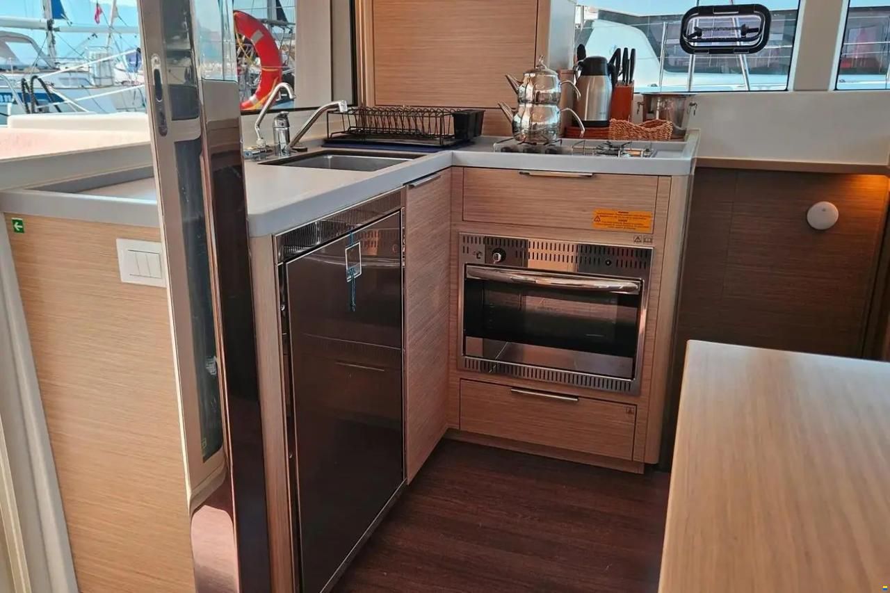 Lagoon 40