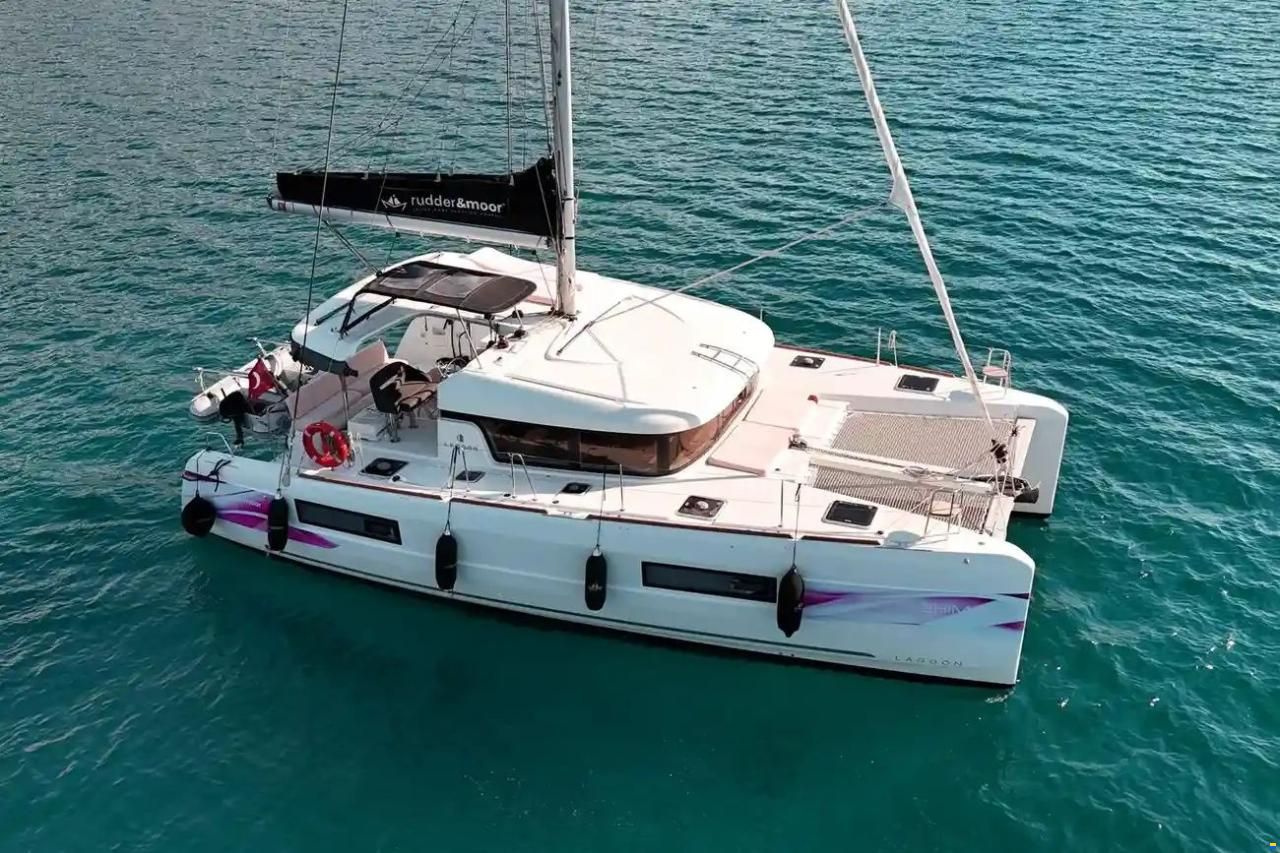 Lagoon 40