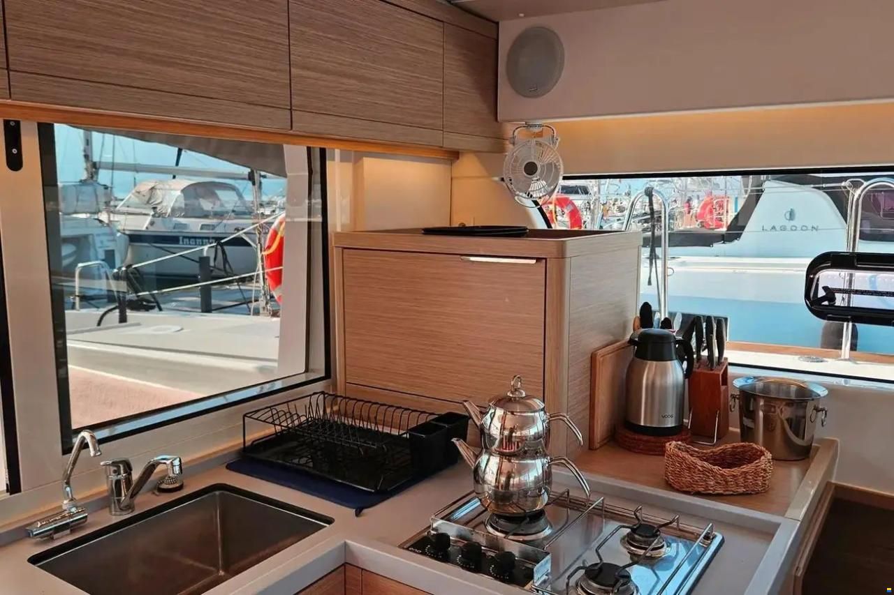 Lagoon 40