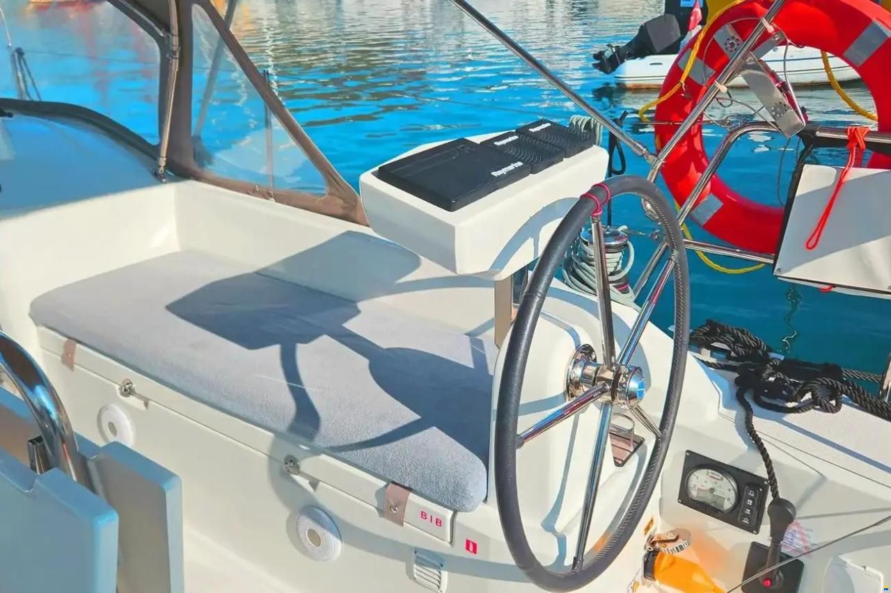 Beneteau Oceanis 30.1