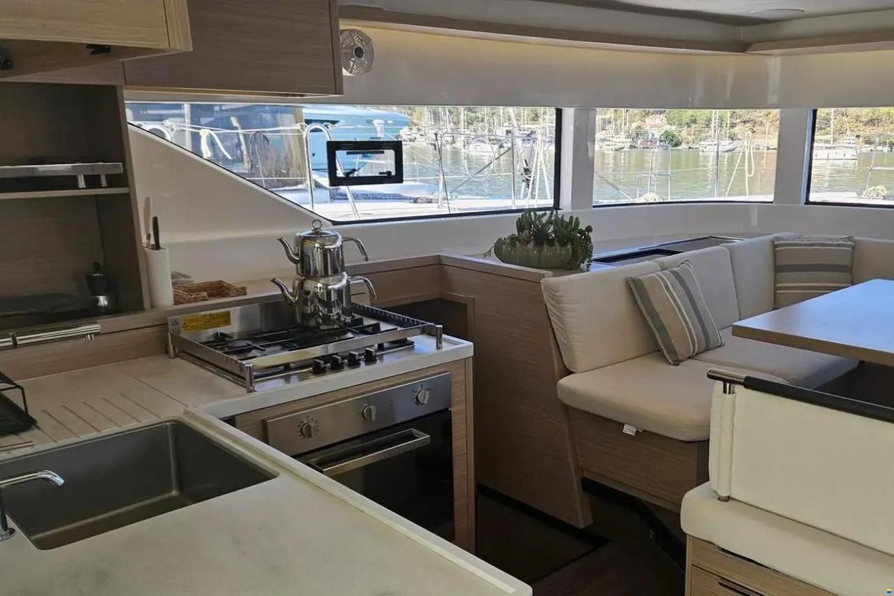 Lagoon 51