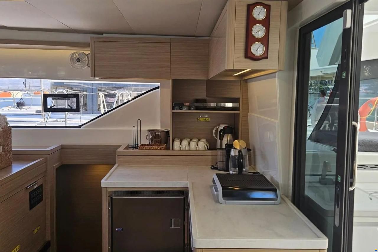 Lagoon 51