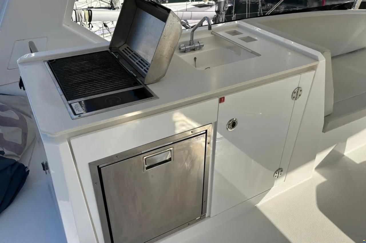 Leopard 40 Powercat