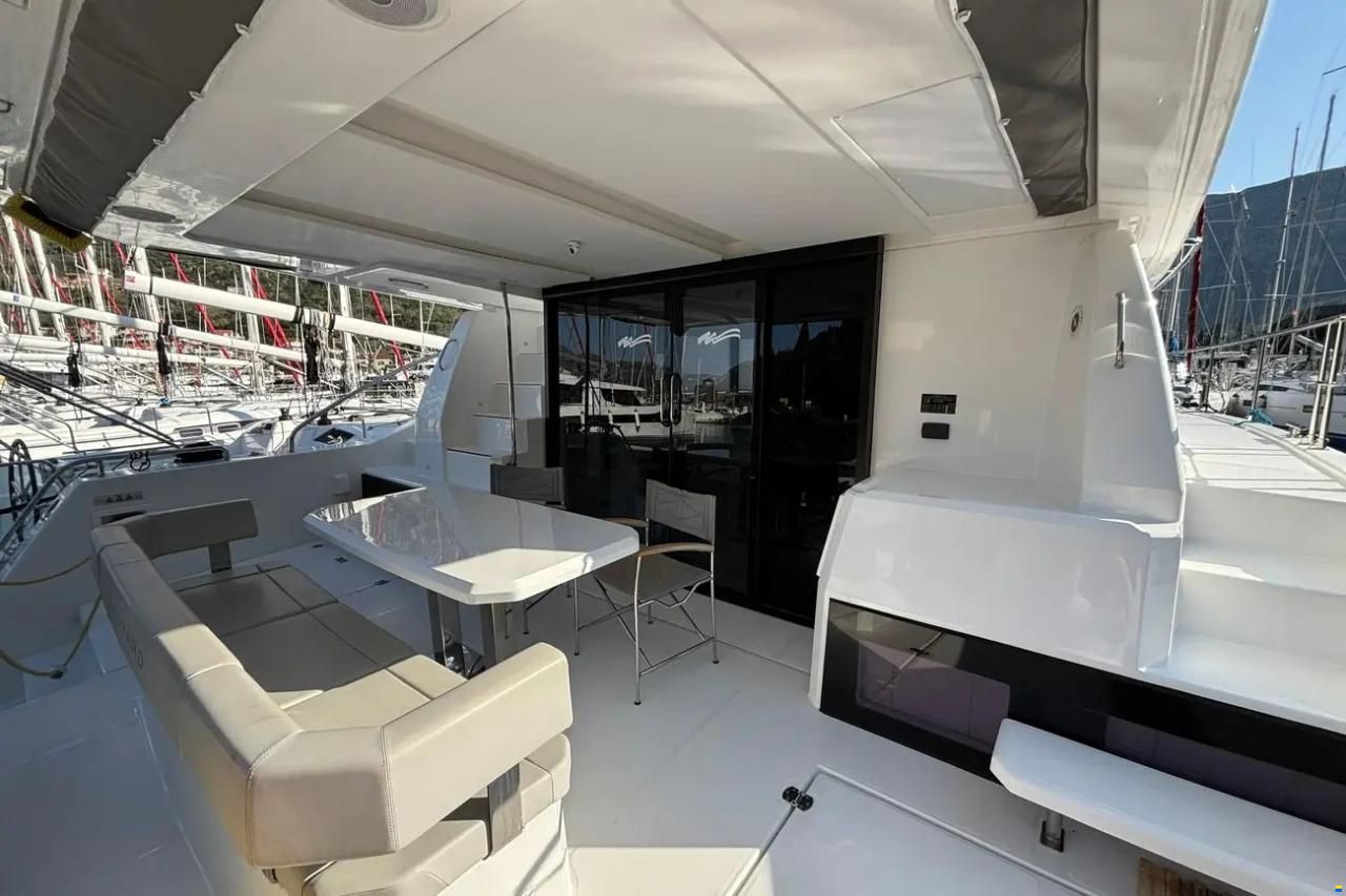 Leopard 40 Powercat
