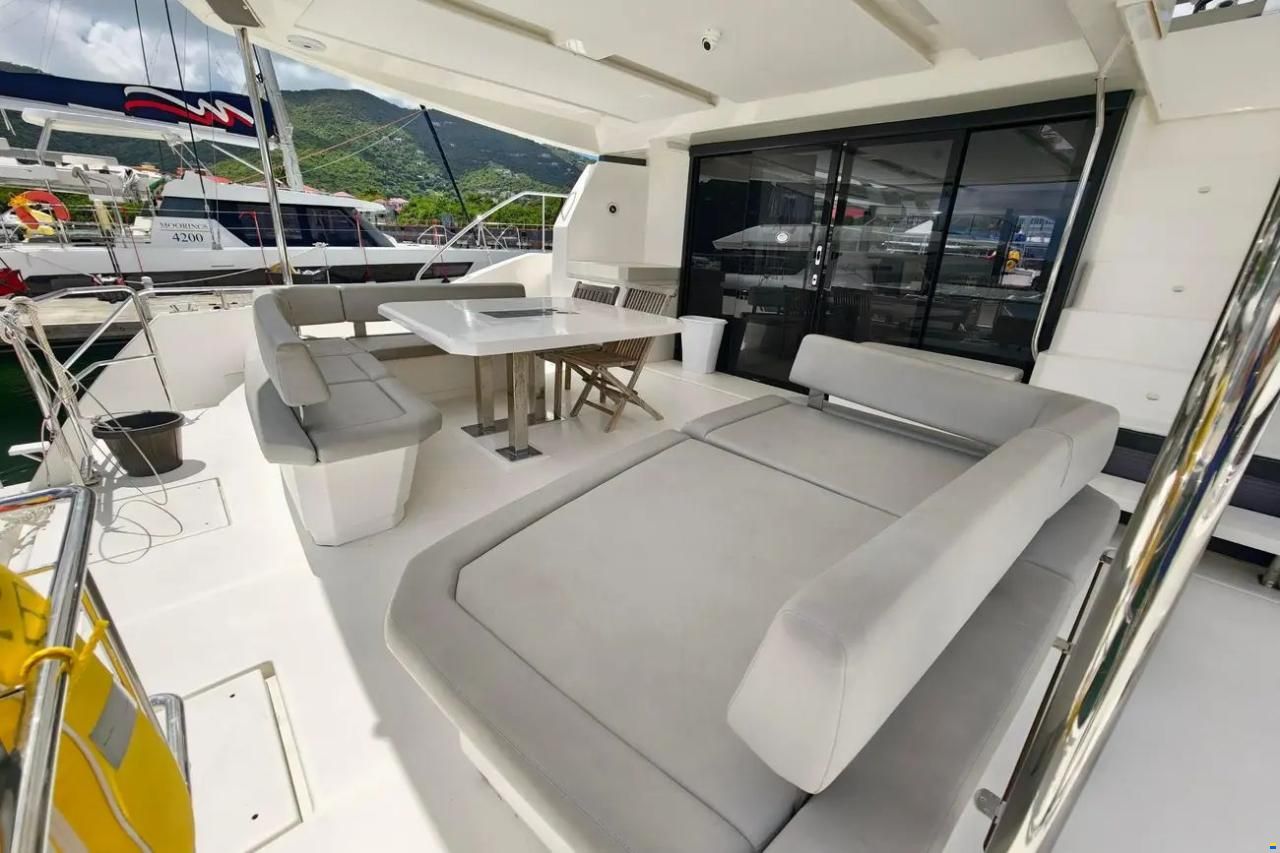Leopard 53 Powercat