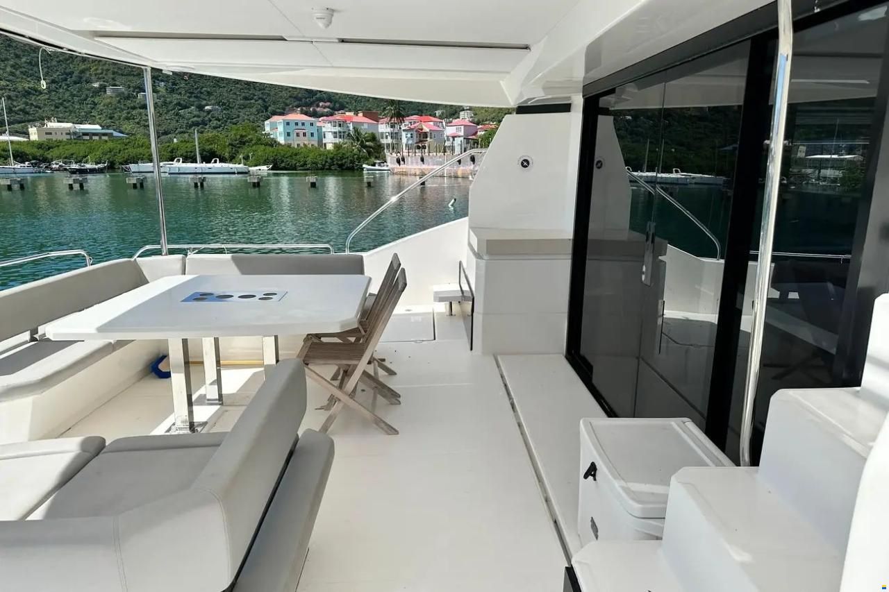 Leopard 53 Powercat