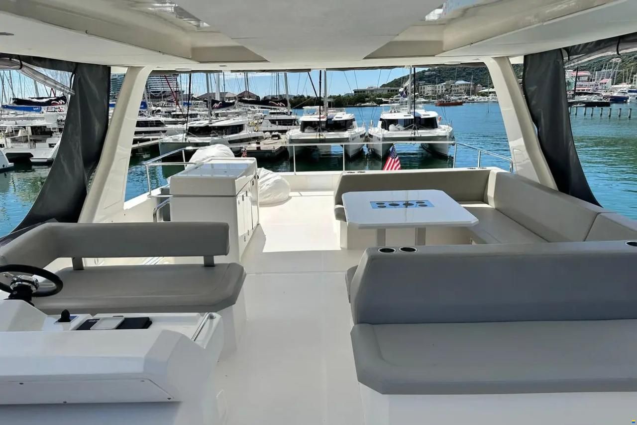 Leopard 53 Powercat
