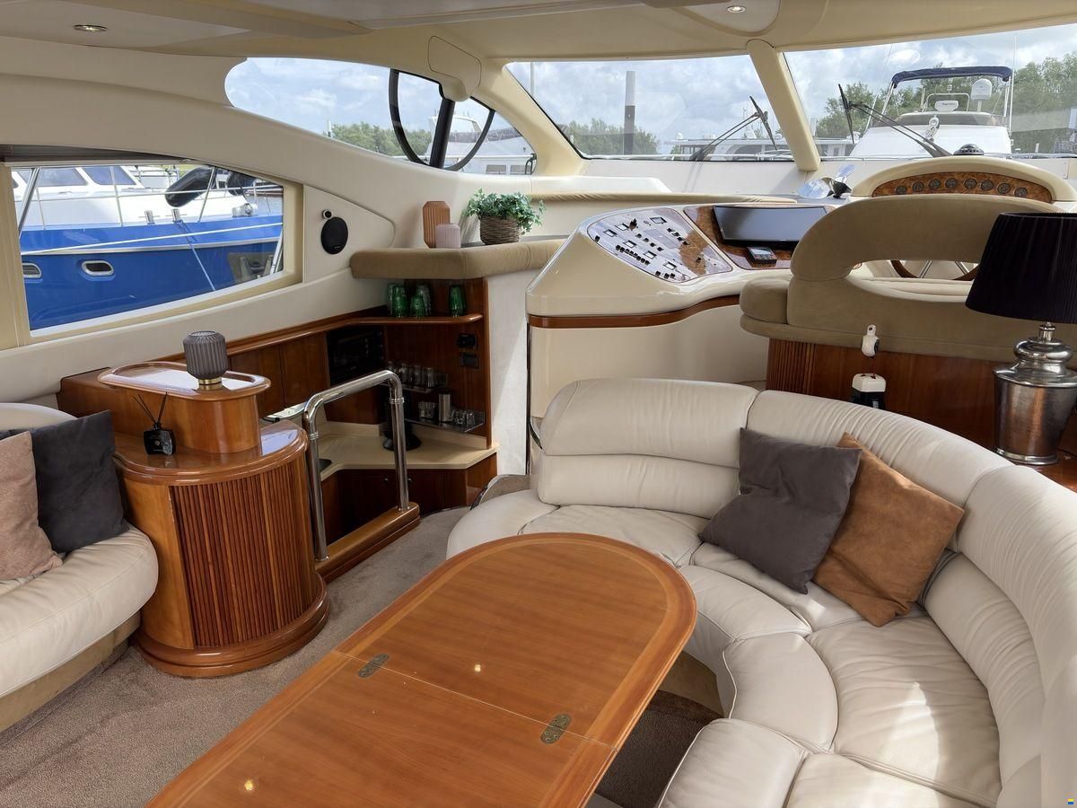 Azimut 46 Fly