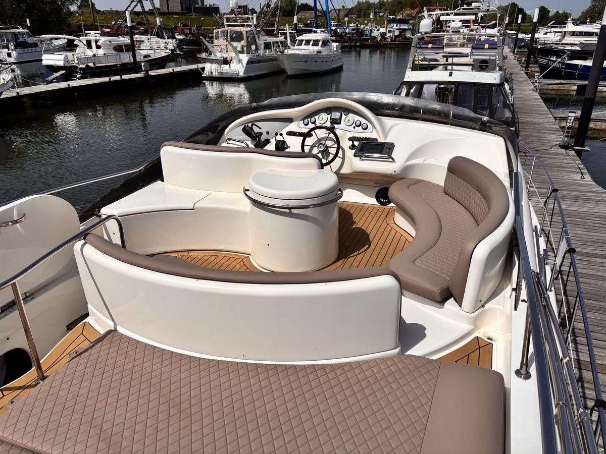 Azimut 46 Fly
