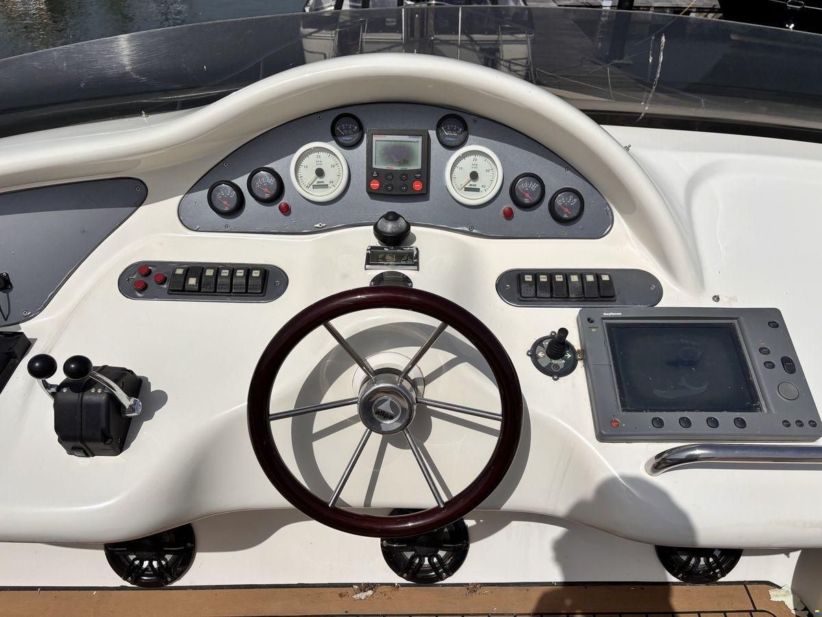 Azimut 46 Fly