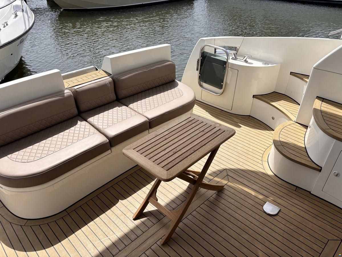 Azimut 46 Fly