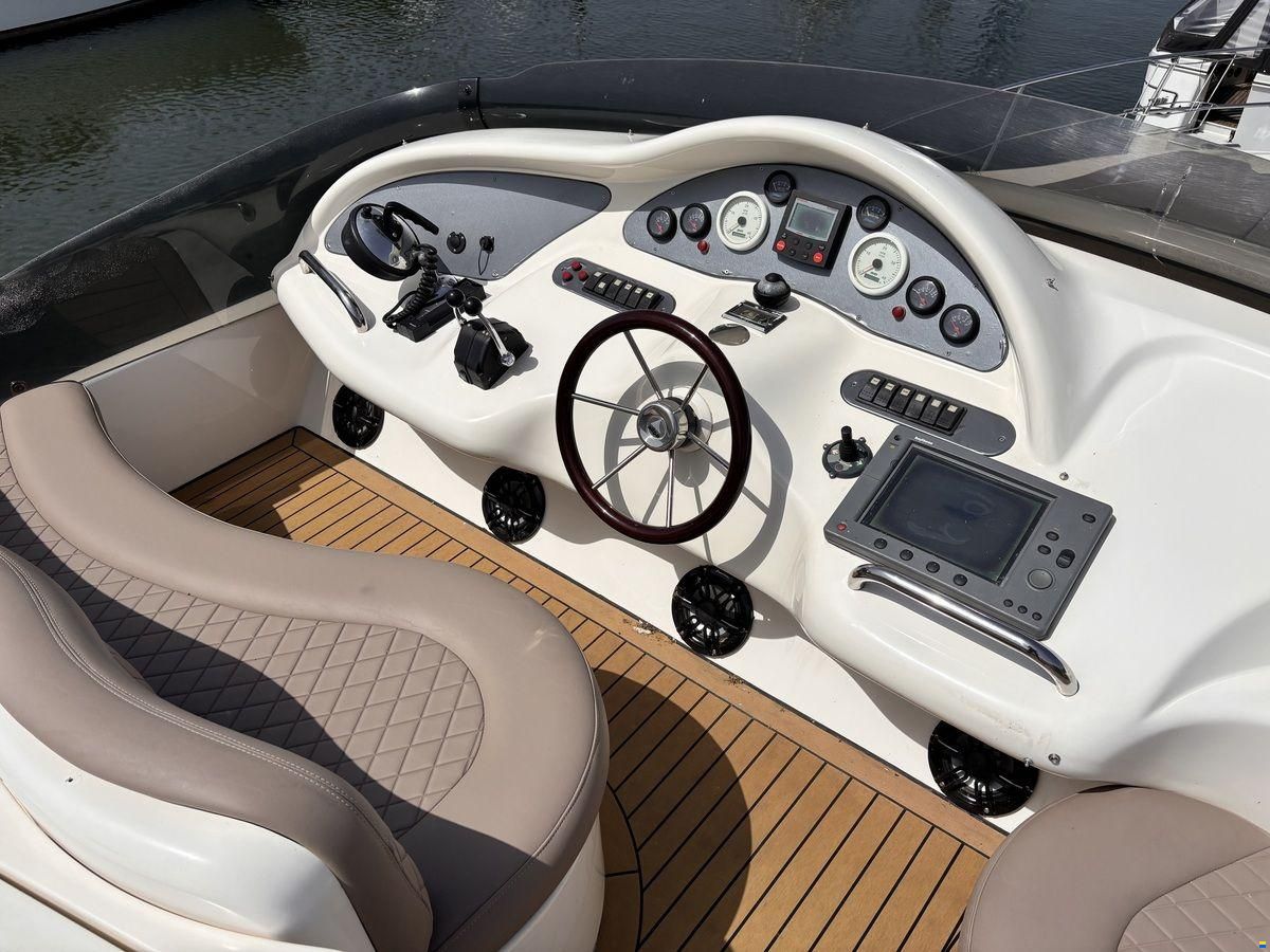 Azimut 46 Fly