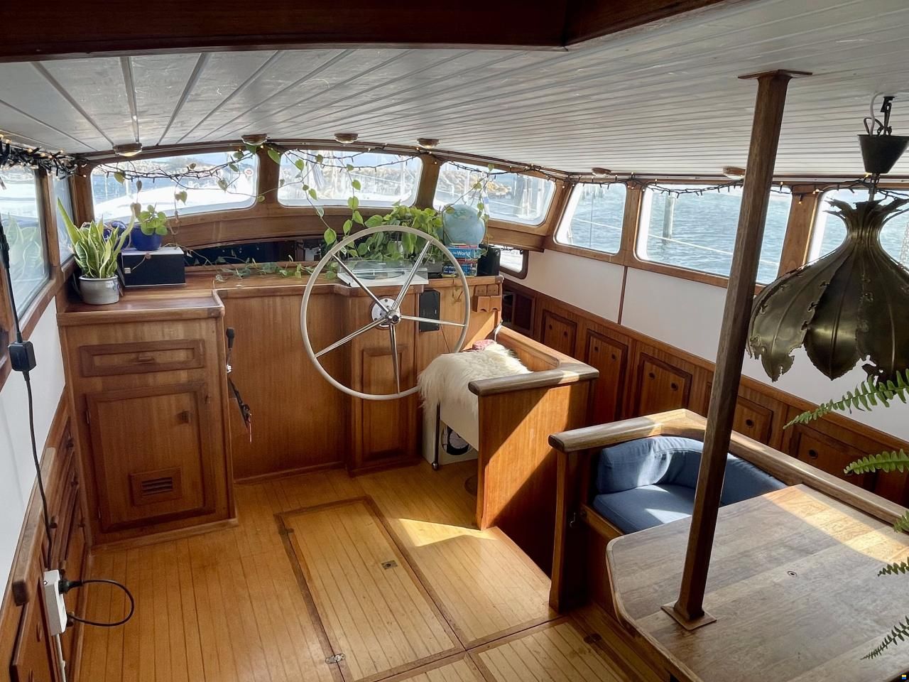 Danish Yacht Tahitian Bob&aring;d