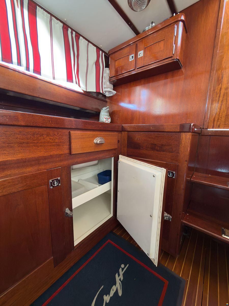 Chris Craft 31 Commander