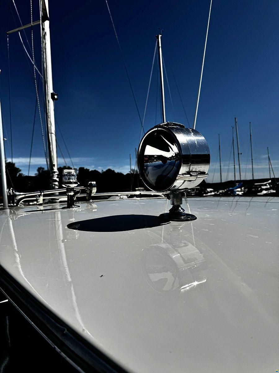 Chris Craft 31 Commander