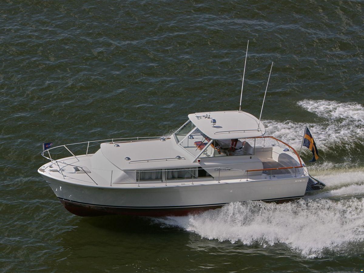 Chris Craft 31 Commander