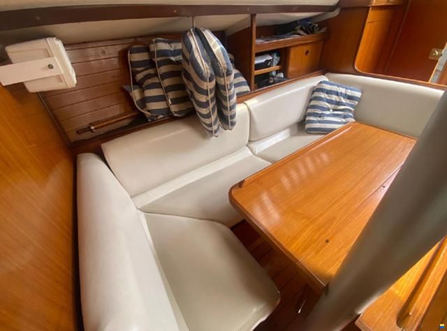 Beneteau Oceanis 320