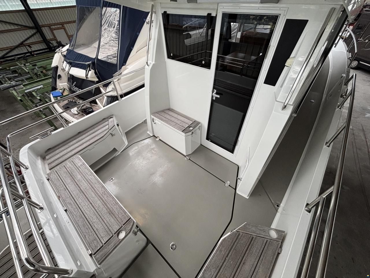 Sargo 33 aft door