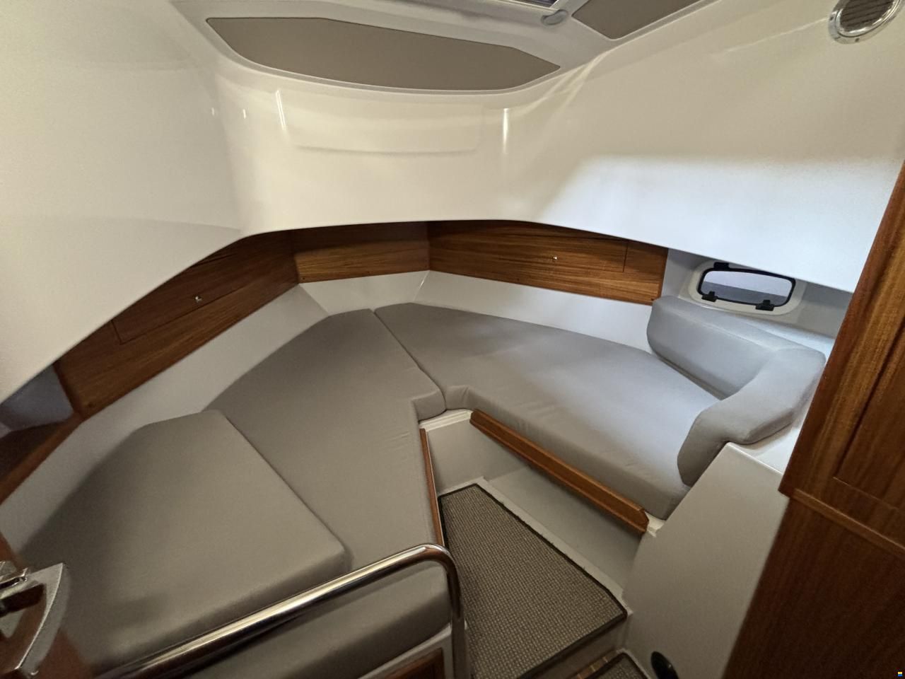 Sargo 33 aft door