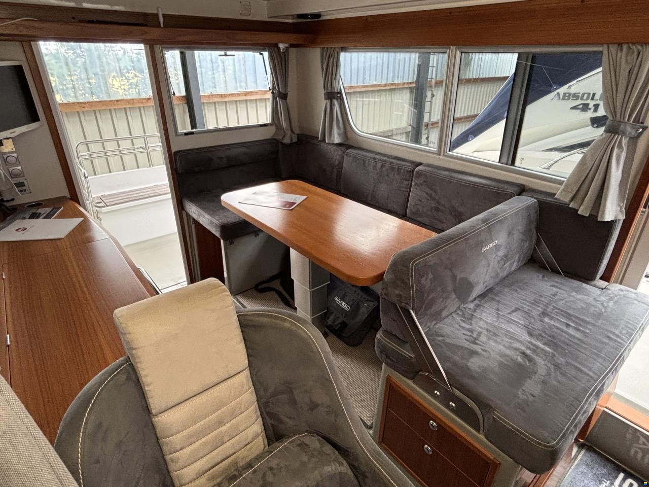 Sargo 33 aft door