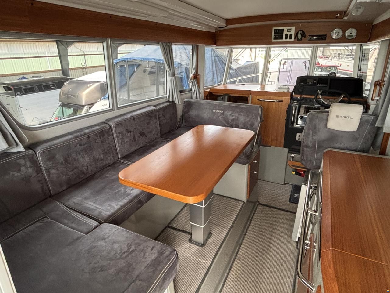 Sargo 33 aft door