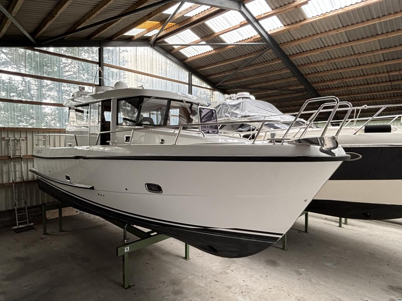 Sargo 33 aft door