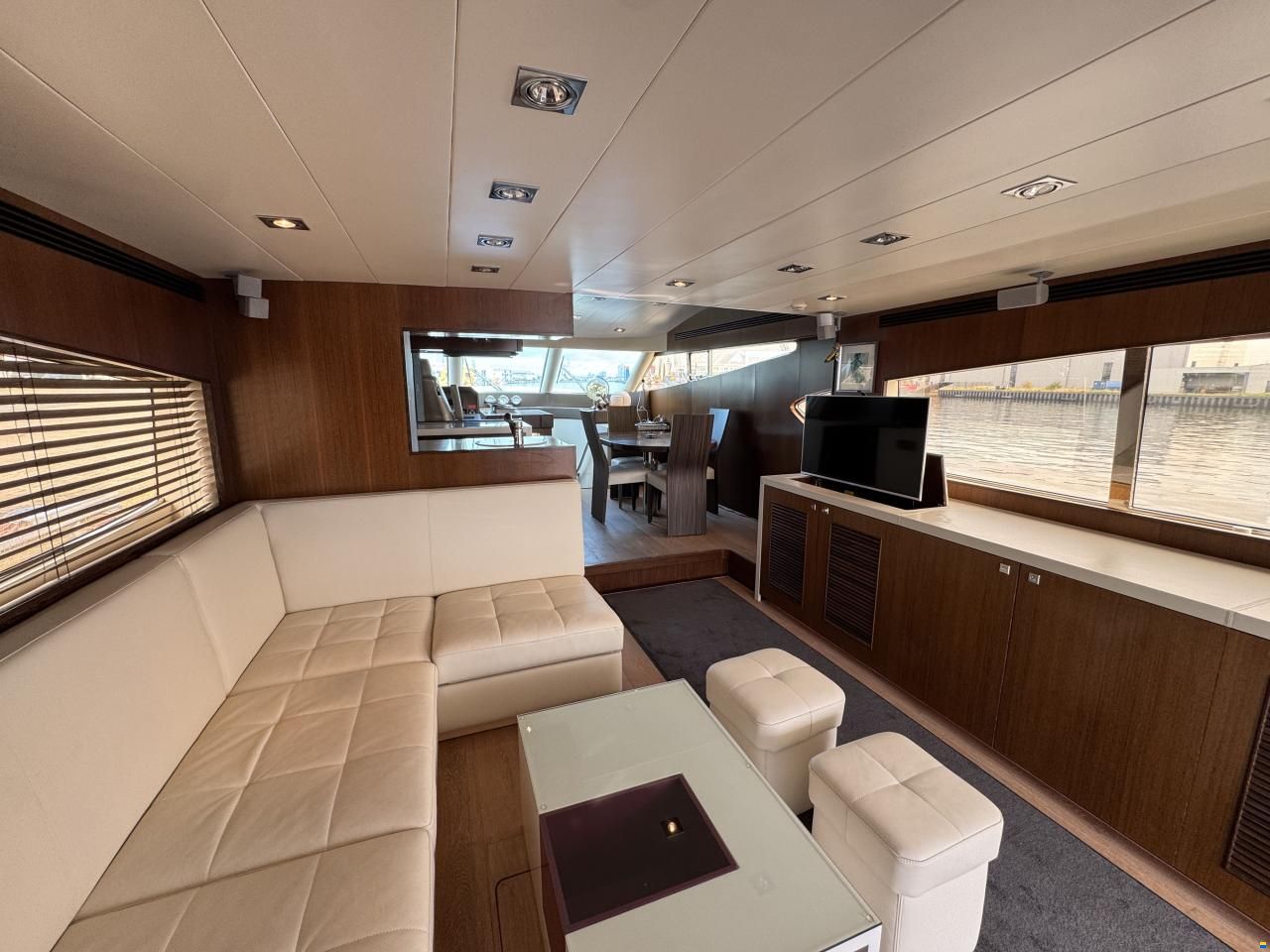 Elegance 64 Garage