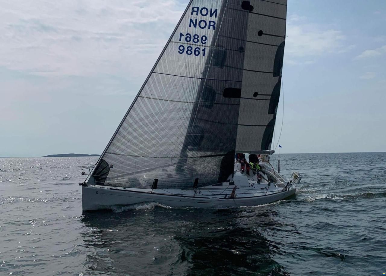 Beneteau First 40.7