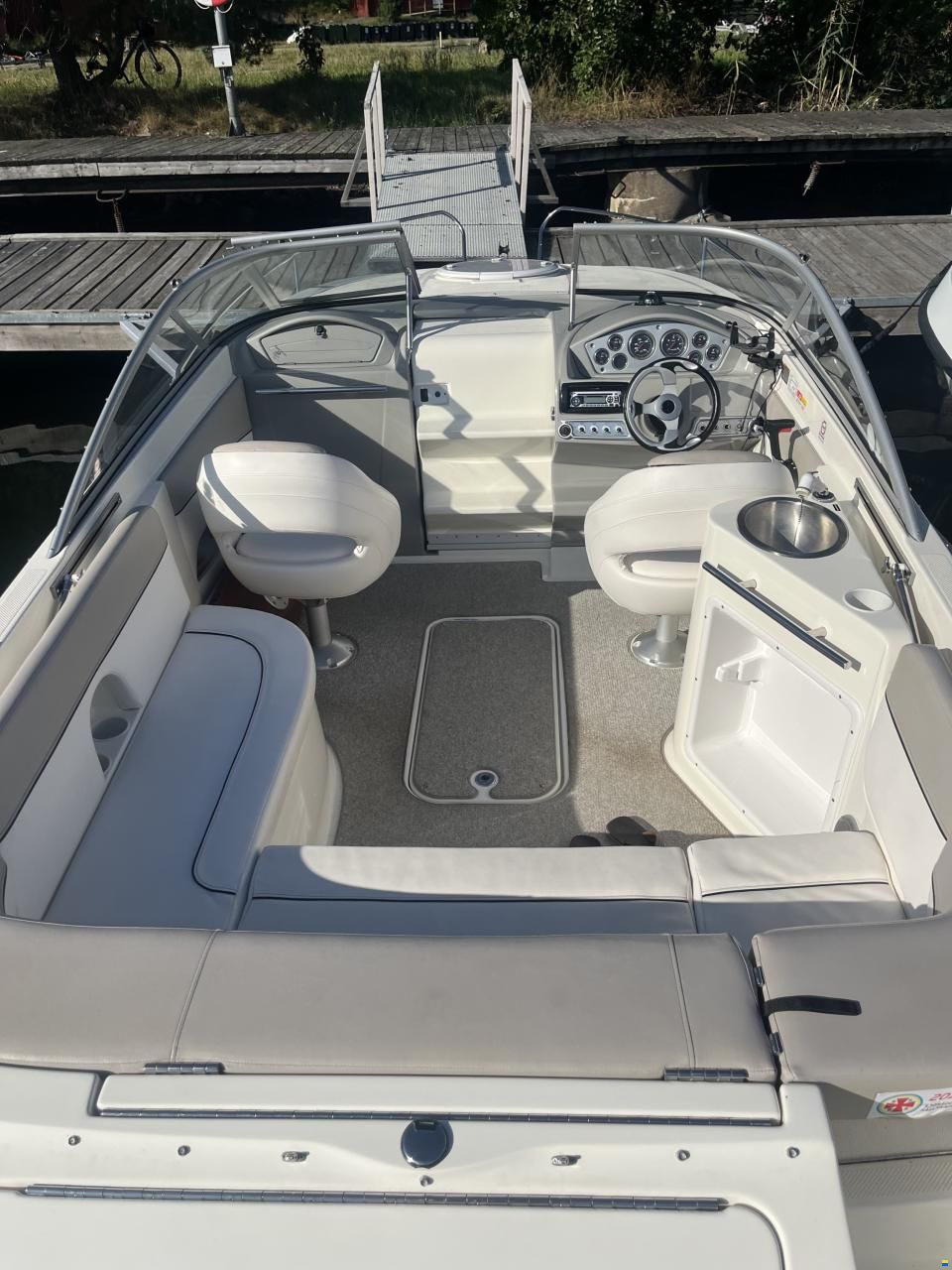 Bayliner 702 Cuddy