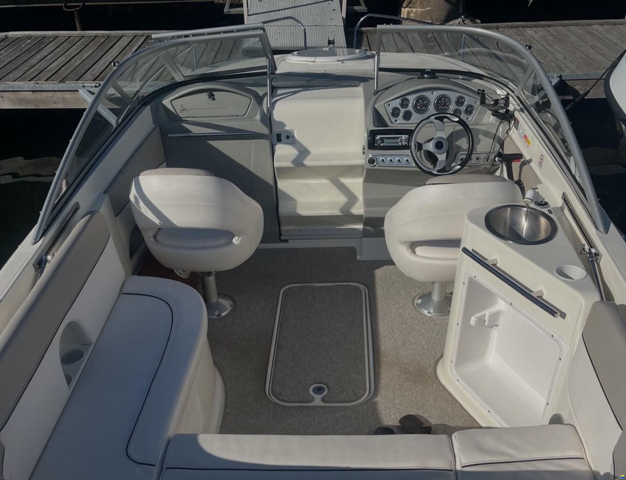 Bayliner 702 Cuddy