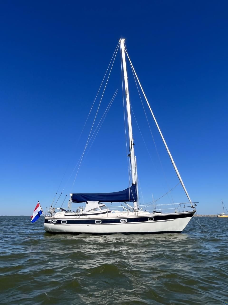 Hallberg-Rassy 352