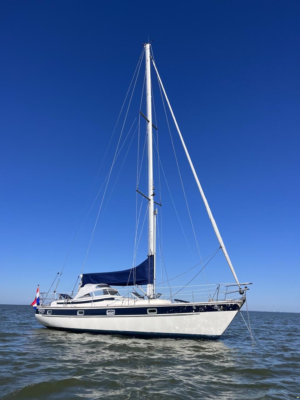 Hallberg-Rassy 352