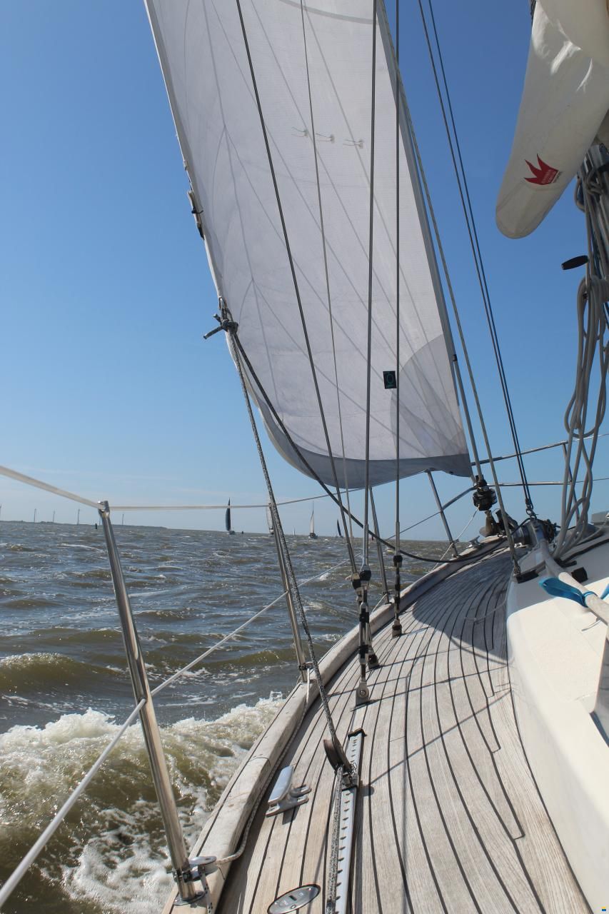 Hallberg-Rassy 352