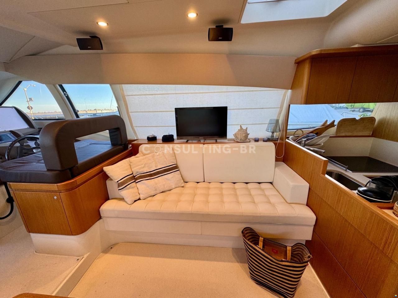Ferretti 530
