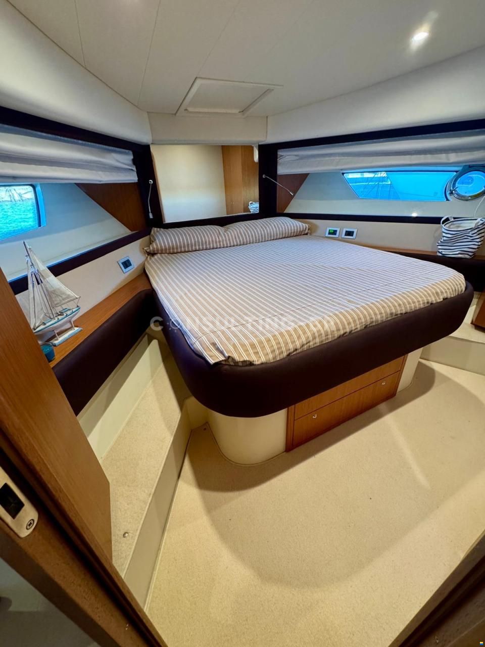 Ferretti 530