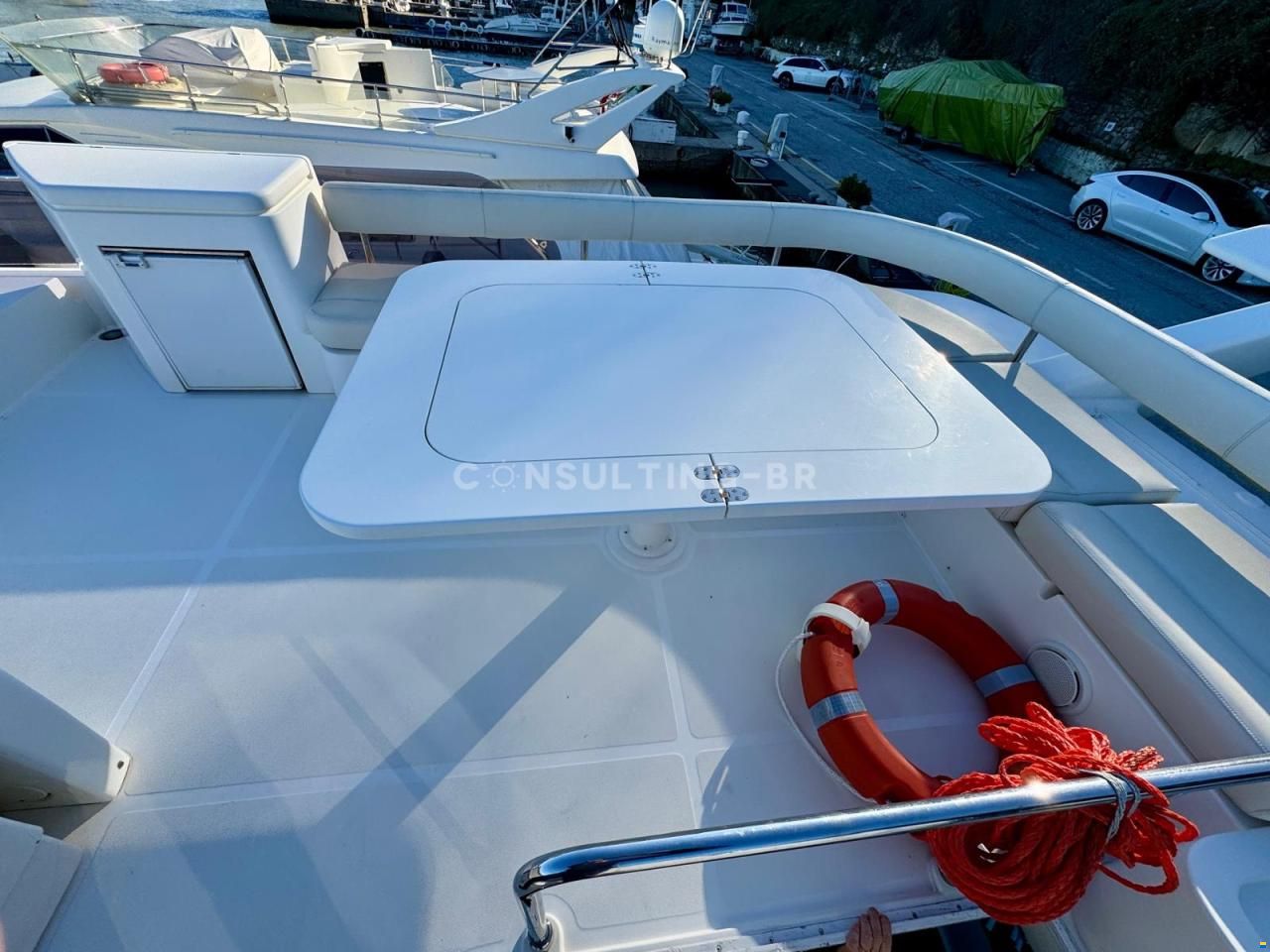 Ferretti 530