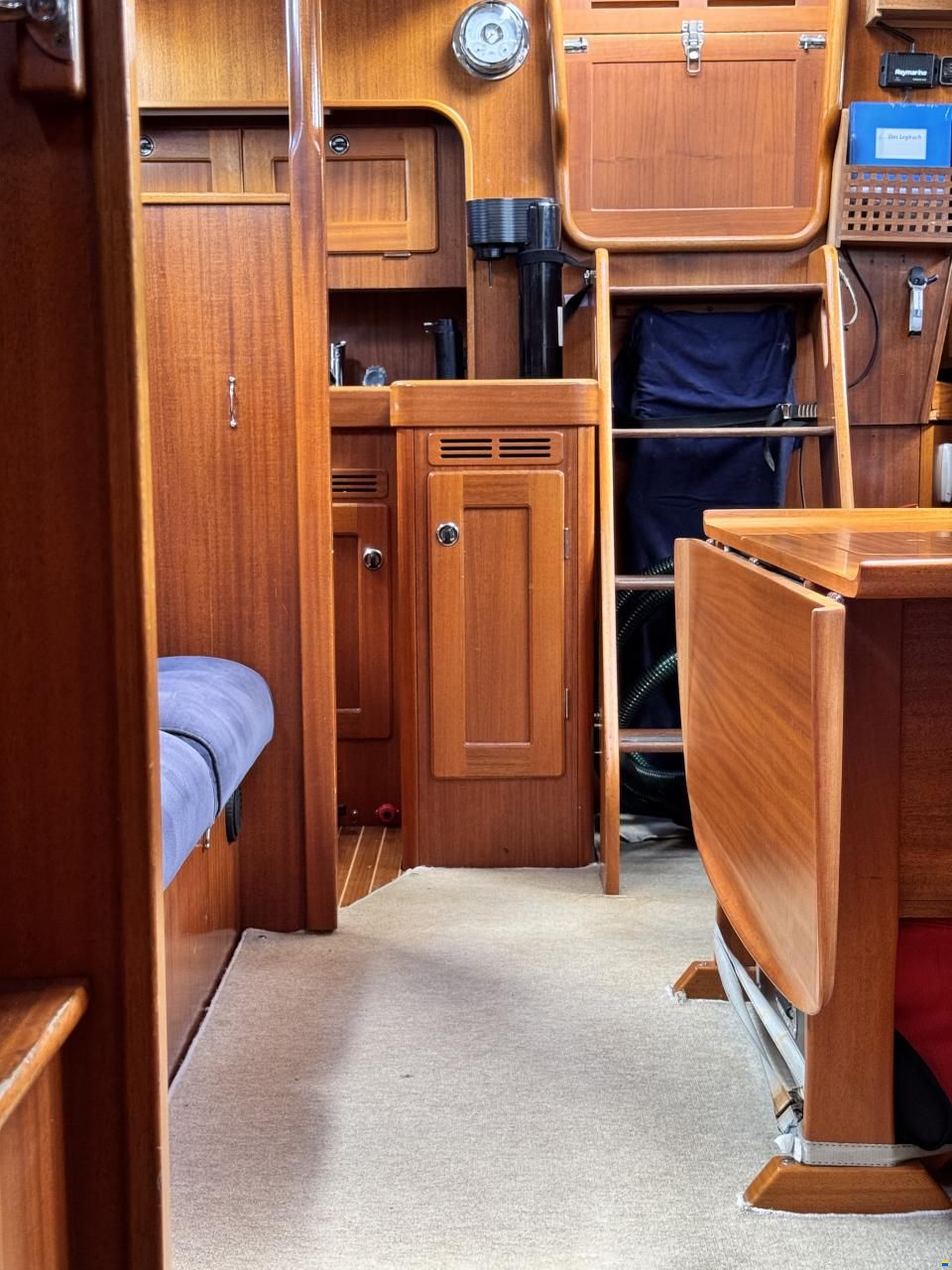 Hallberg-Rassy 43