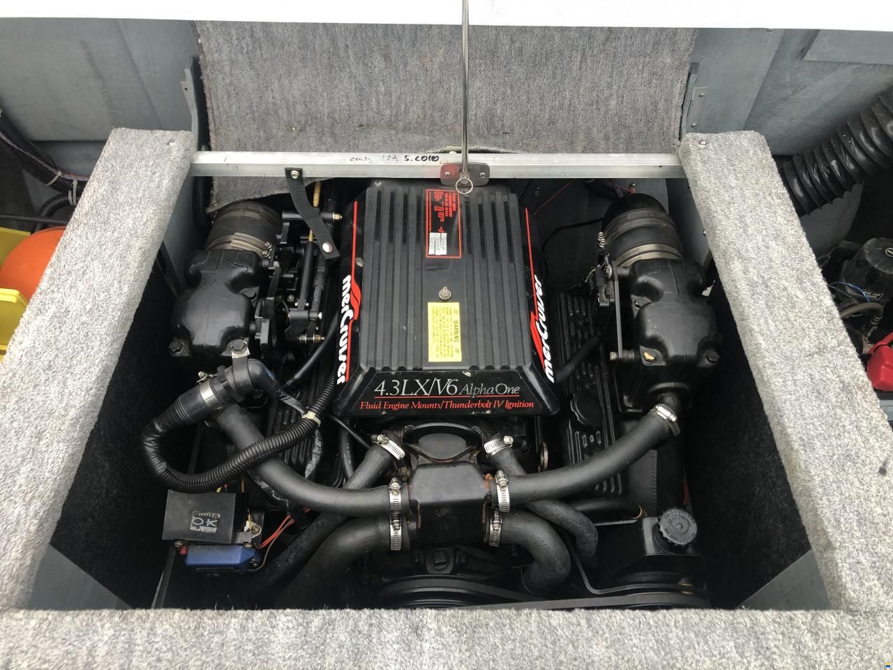 Sea Ray CC 200
