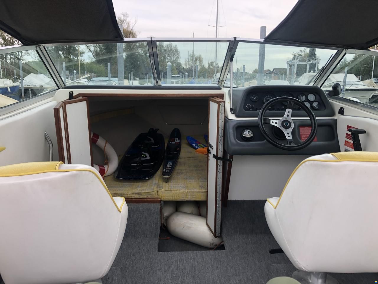 Sea Ray CC 200