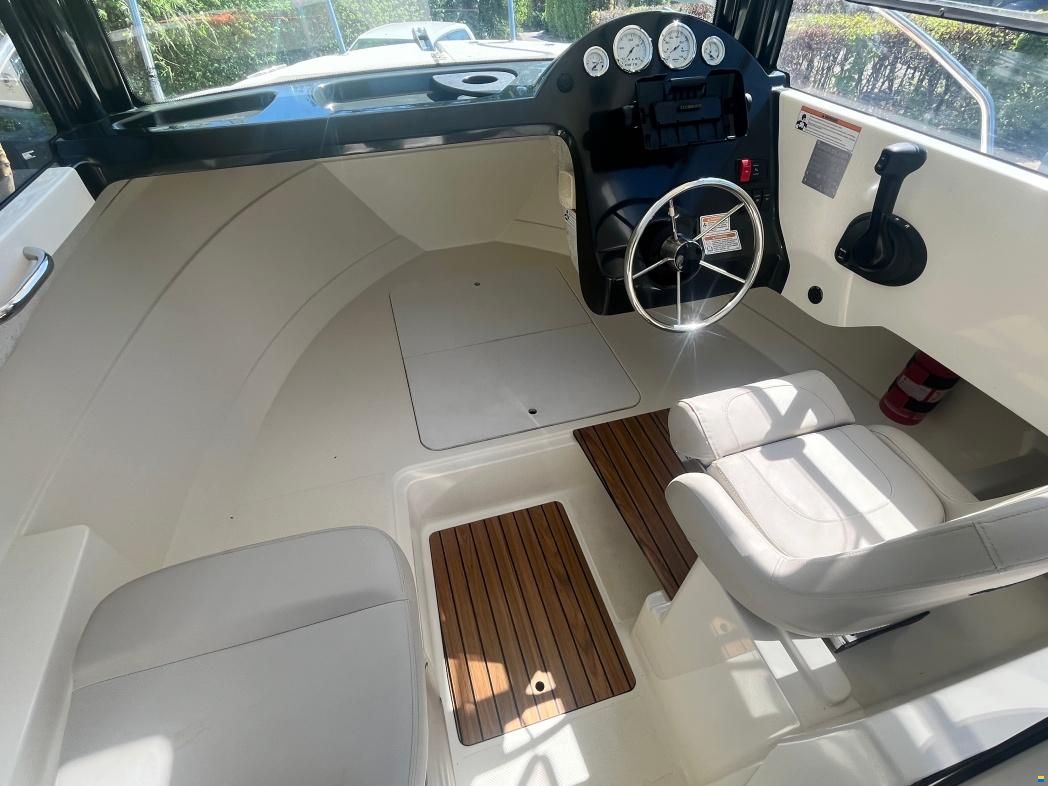 Quicksilver 555 Pilothouse